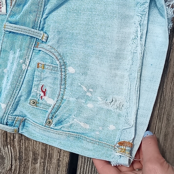 Hollister distressed cutoff splatter short shorts booty shorts EUC - Picture 3 of 5